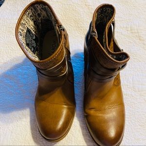 Roxy brown booties